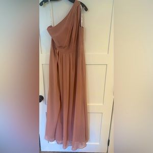 David’s bridal bridesmaid desert coral crinkle chiffon one shoulder dress